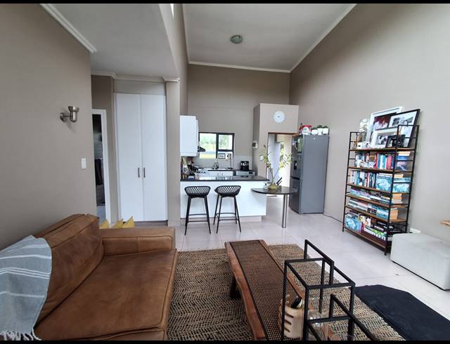 2 BEDROOM APARTMENT FOR SALE IN PALM LAKES ESTATE
